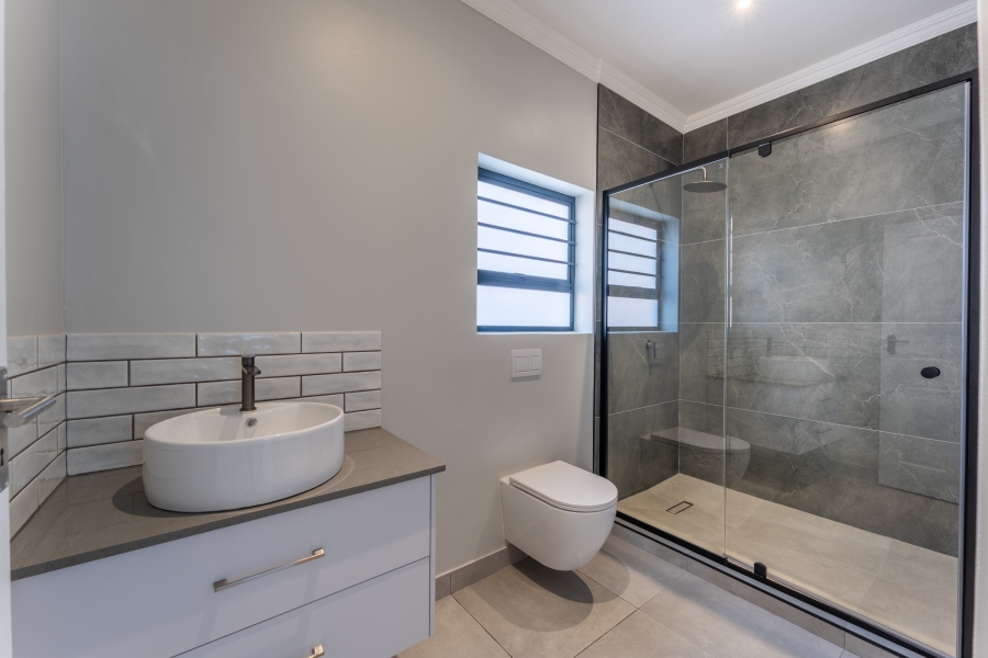 3 Bedroom Property for Sale in Wavecrest Eastern Cape